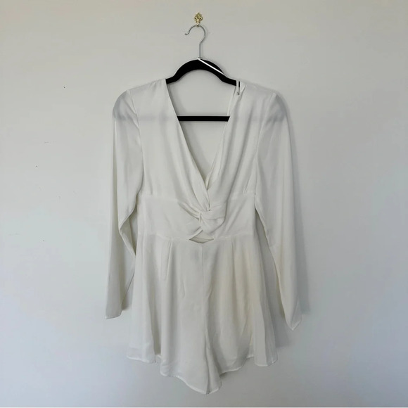 *NWT* FINDERS KEEPERS | Rae Romper Ivory | M - Picture 6 of 16